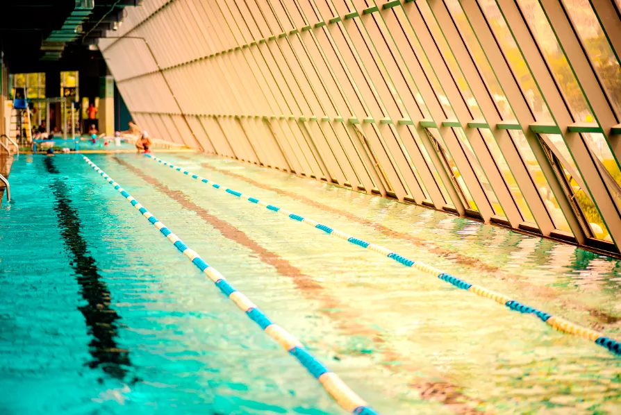巫山成人混凝土钢结构游泳池项目